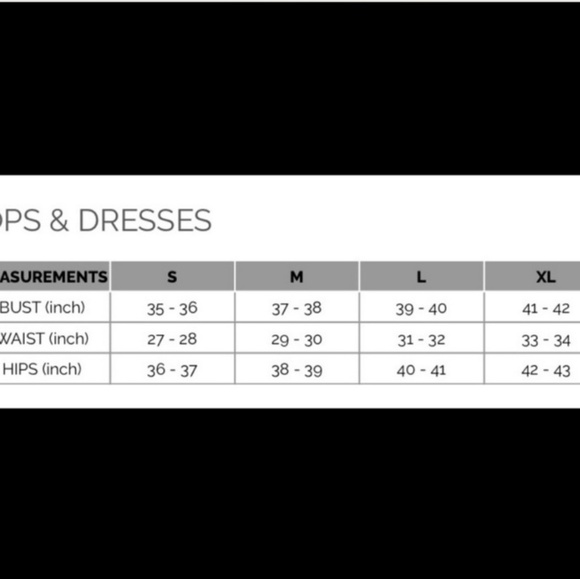 Two Pocket Sleeveless Dress - Picture 3 of 3